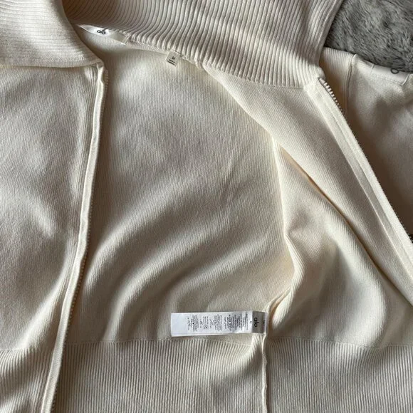 NWT Alo Scholar Knit Cropped Full zip jacket ivory - Picture 8 of 8